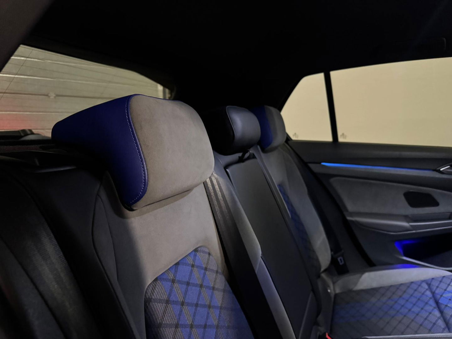 Volkswagen Golf 2.0 TSI 4Motion R PANO KEYLESS HUD