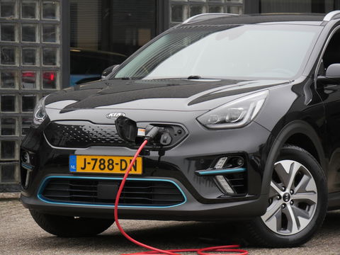 Kia e-Niro 64kWh/ 3-FASE/ SOH 100%/ EXECUTIVELINE/ TREKHAAK