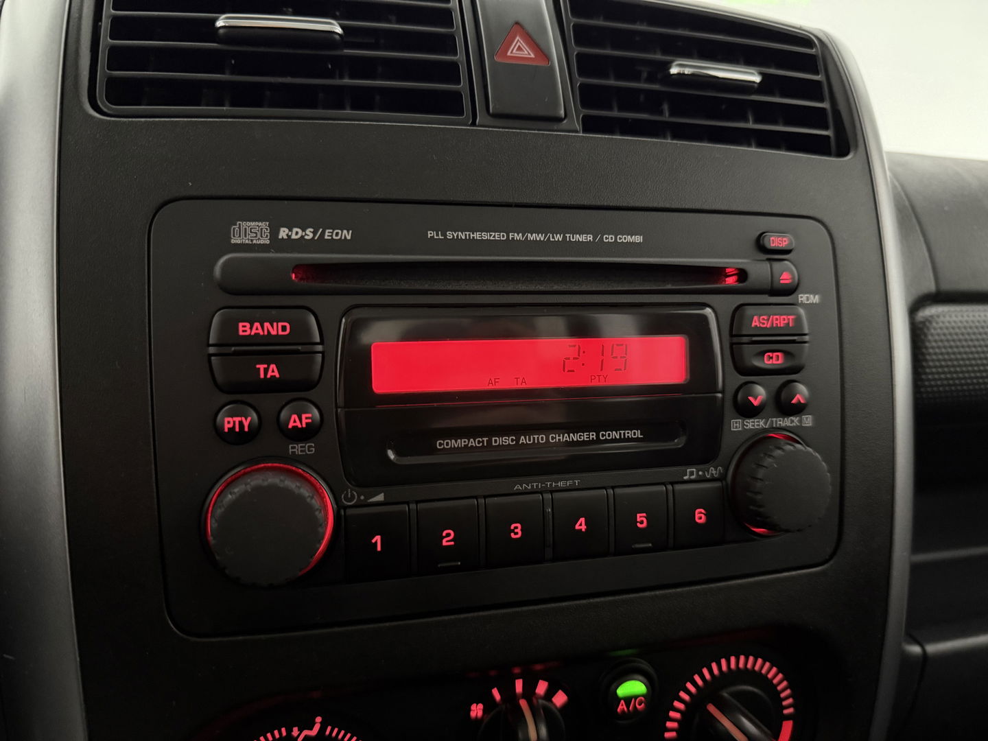 Suzuki Jimny 1.3 Exclusive | 4x4 | Airco | Bullbar | Sidebars | 15"LMV | Elektrpakket