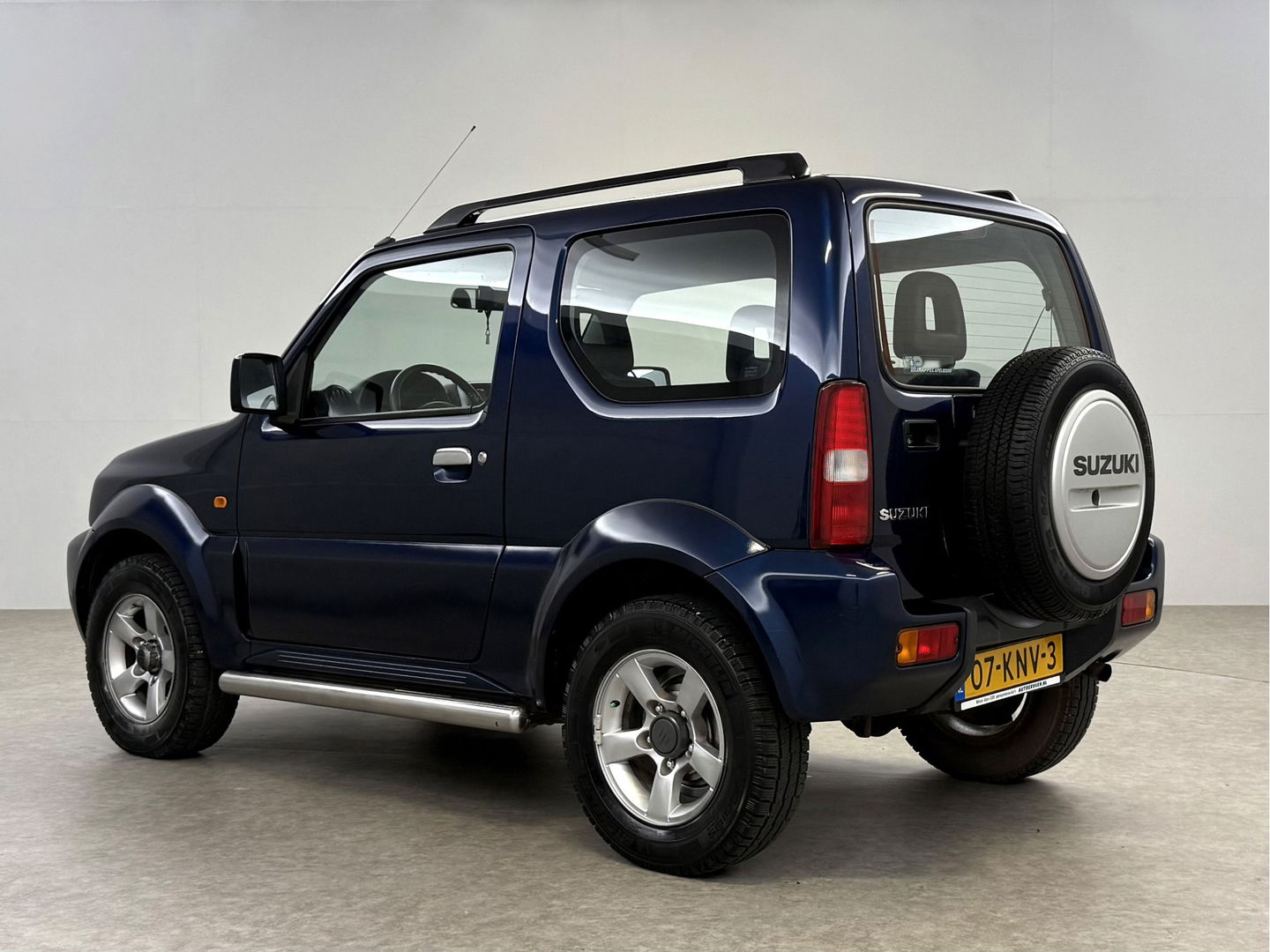 Suzuki Jimny 1.3 Exclusive | 4x4 | Airco | Bullbar | Sidebars | 15"LMV | Elektrpakket