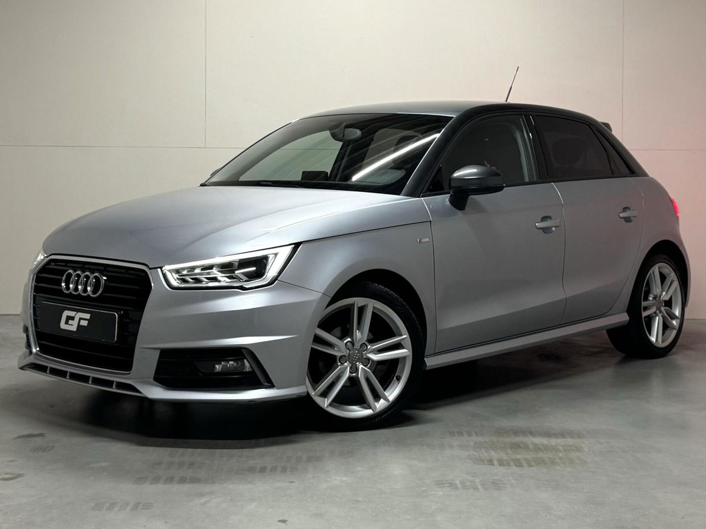 Audi A1 Sportback 1.0 TFSI S-line Airco Navi Cruise PDC