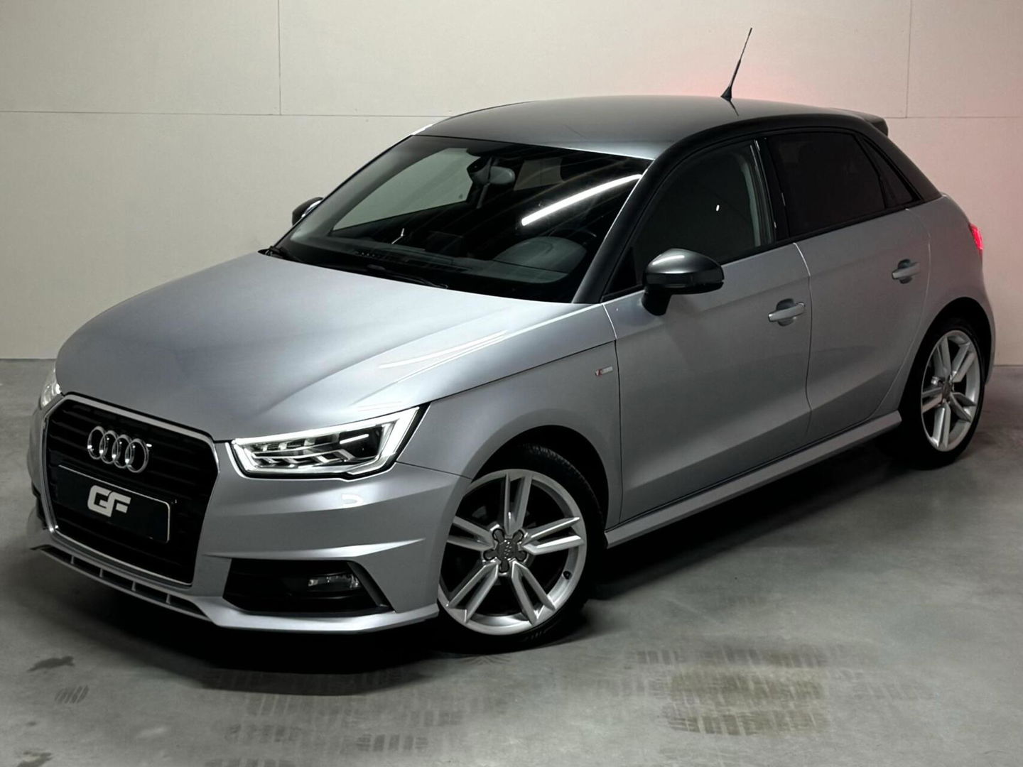 Audi A1 Sportback 1.0 TFSI S-line Airco Navi Cruise PDC