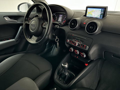 Audi A1 Sportback 1.0 TFSI S-line Airco Navi Cruise PDC
