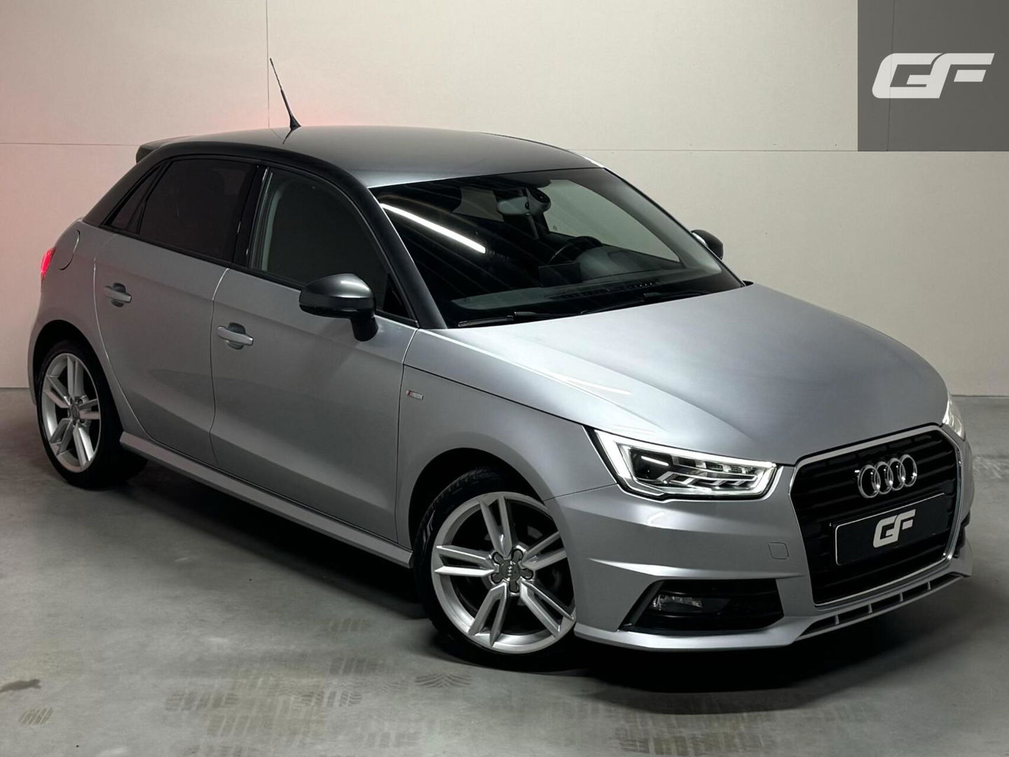 Audi A1 Sportback 1.0 TFSI S-line Airco Navi Cruise PDC