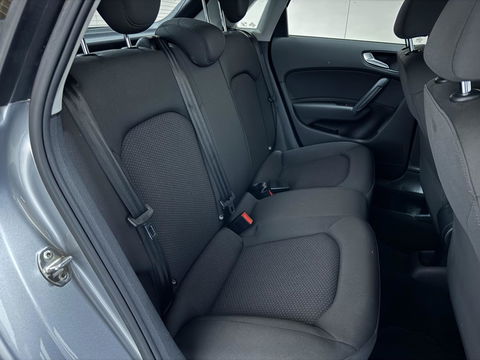 Audi A1 Sportback 1.0 TFSI S-line Airco Navi Cruise PDC