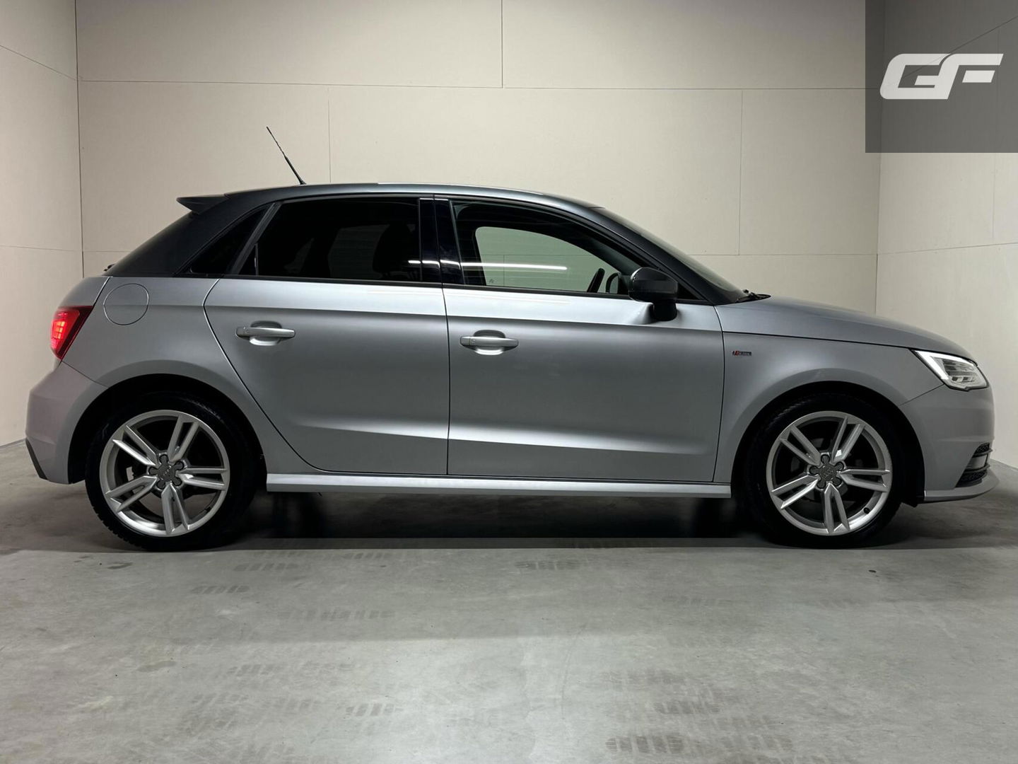Audi A1 Sportback 1.0 TFSI S-line Airco Navi Cruise PDC