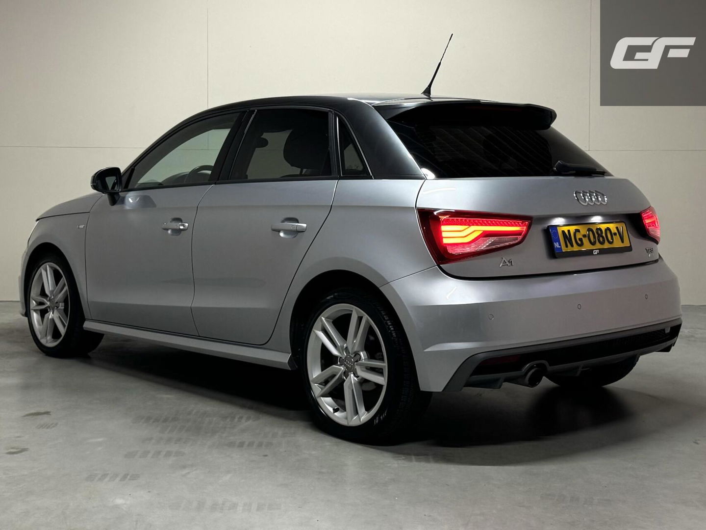 Audi A1 Sportback 1.0 TFSI S-line Airco Navi Cruise PDC