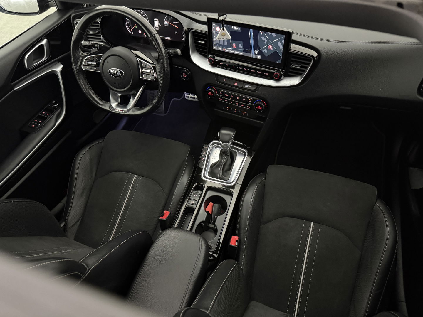Kia ProCeed 1.4 T-GDI GT-Line | Pano | Camera | Stoel/Stuur verw. | Virtual | Adap. Cruise | Carplay | Keyless | NAP