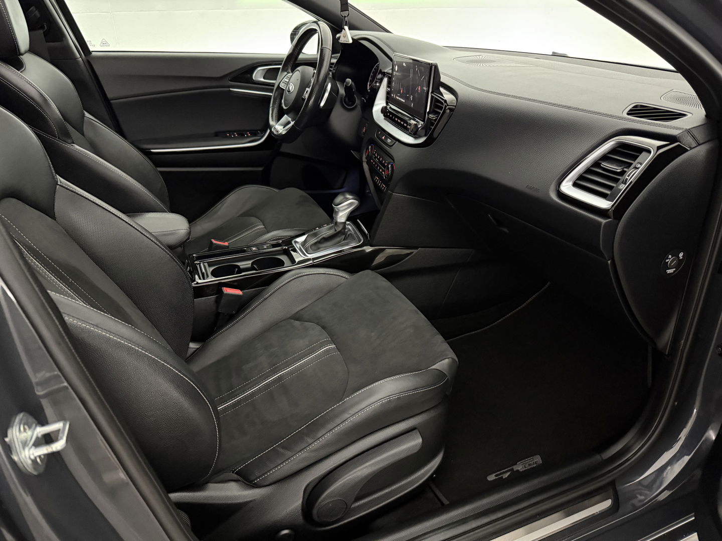 Kia ProCeed 1.4 T-GDI GT-Line | Pano | Camera | Stoel/Stuur verw. | Virtual | Adap. Cruise | Carplay | Keyless | NAP