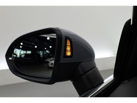 Volkswagen Arteon Shooting Brake 1.4 TSI eHybrid R-Line Business+ | Pano | HUD | 360cam | Massage | Elek. Trekhaak | Stoel- Stuurverw. | Adapt. Cruise