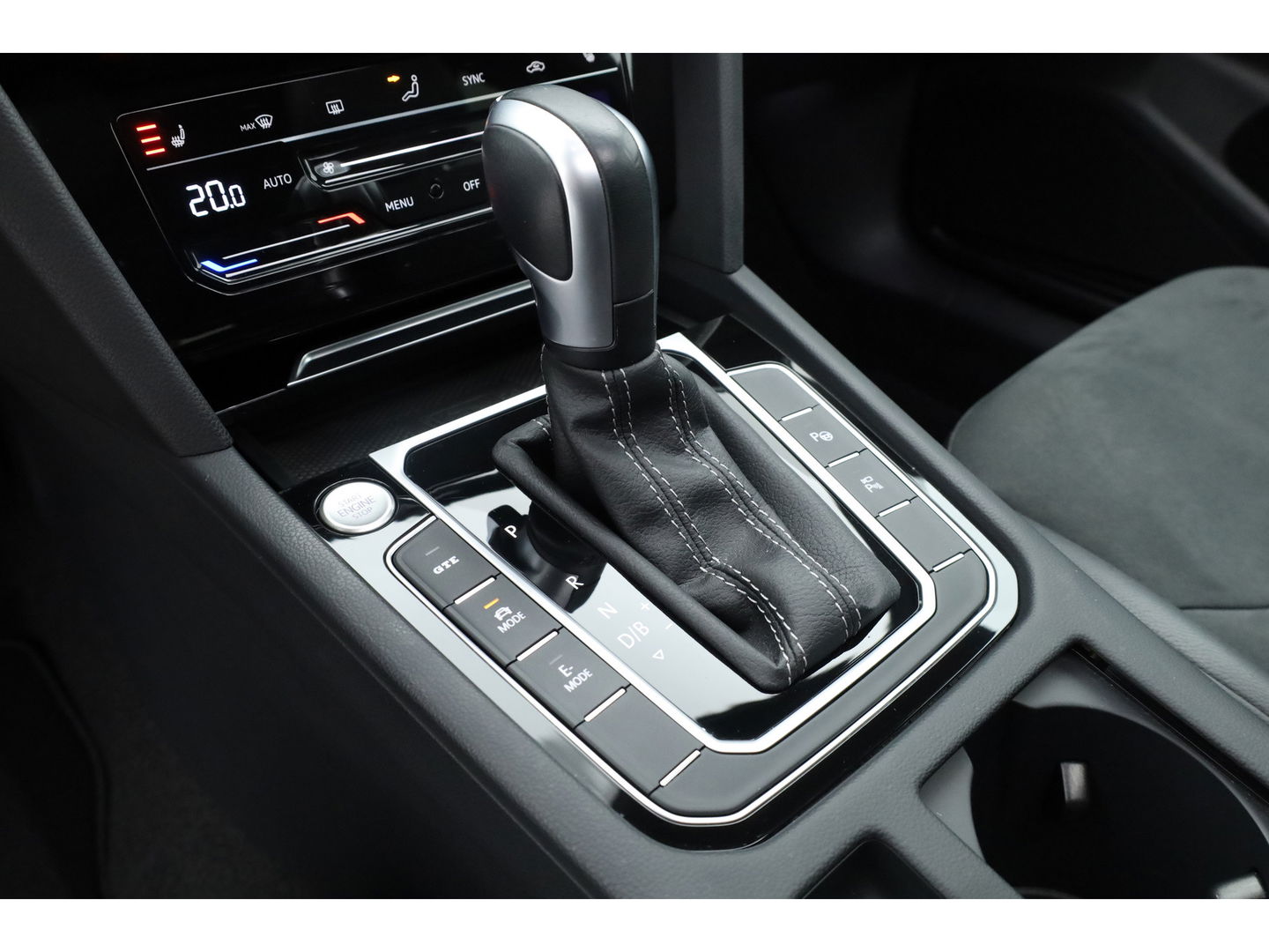 Volkswagen Arteon Shooting Brake 1.4 TSI eHybrid R-Line Business+ | Pano | HUD | 360cam | Massage | Elek. Trekhaak | Stoel- Stuurverw. | Adapt. Cruise