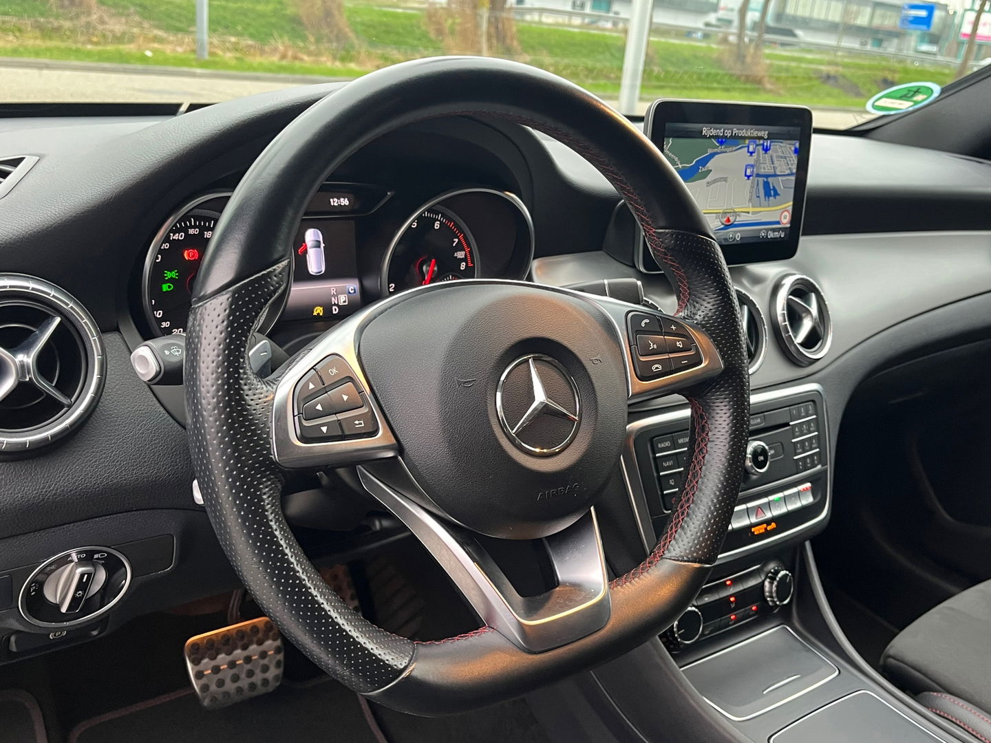 Mercedes-Benz CLA-Klasse Shooting Brake 180 AMG|NL-Auto|Camera|Carplay|Navi|Stoelverwarming|Cruise Control|122PK
