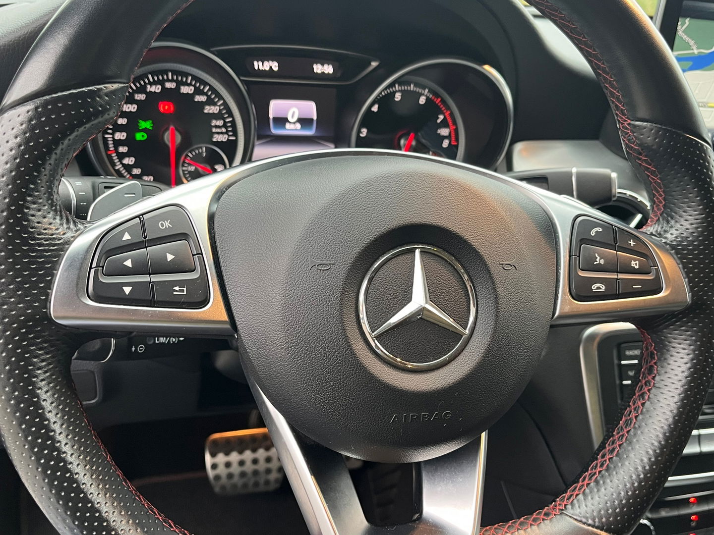 Mercedes-Benz CLA-Klasse Shooting Brake 180 AMG|NL-Auto|Camera|Carplay|Navi|Stoelverwarming|Cruise Control|122PK