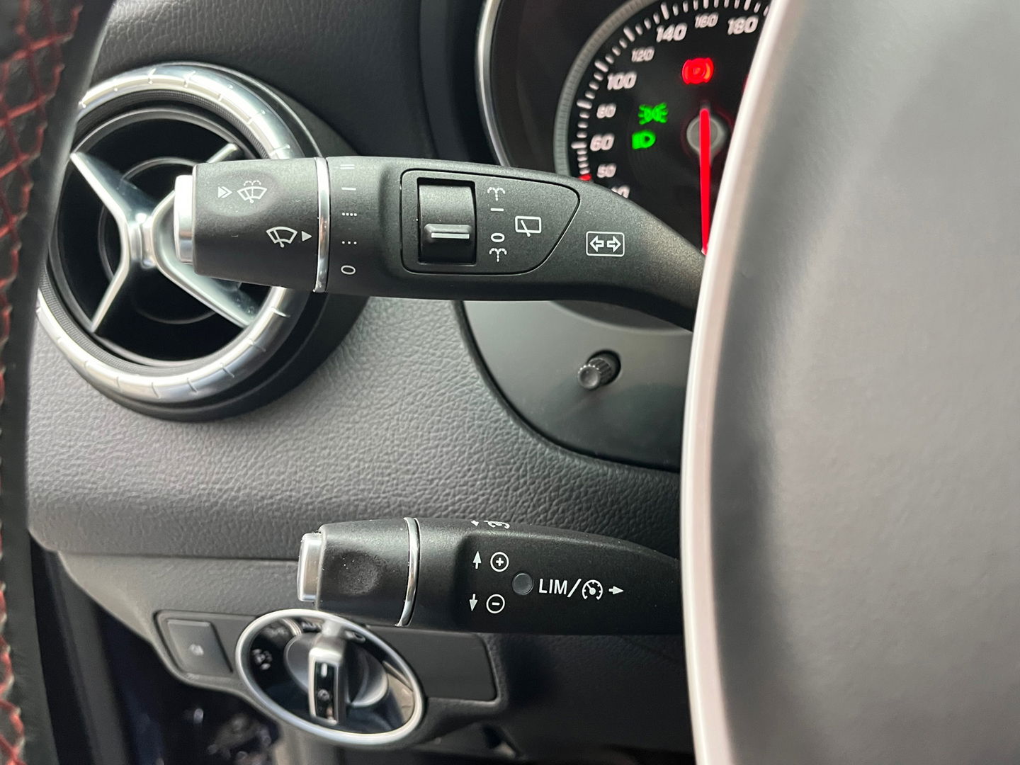 Mercedes-Benz CLA-Klasse Shooting Brake 180 AMG|NL-Auto|Camera|Carplay|Navi|Stoelverwarming|Cruise Control|122PK