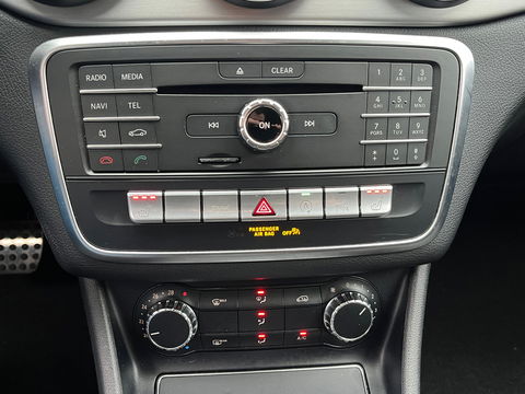 Mercedes-Benz CLA-Klasse Shooting Brake 180 AMG|NL-Auto|Camera|Carplay|Navi|Stoelverwarming|Cruise Control|122PK