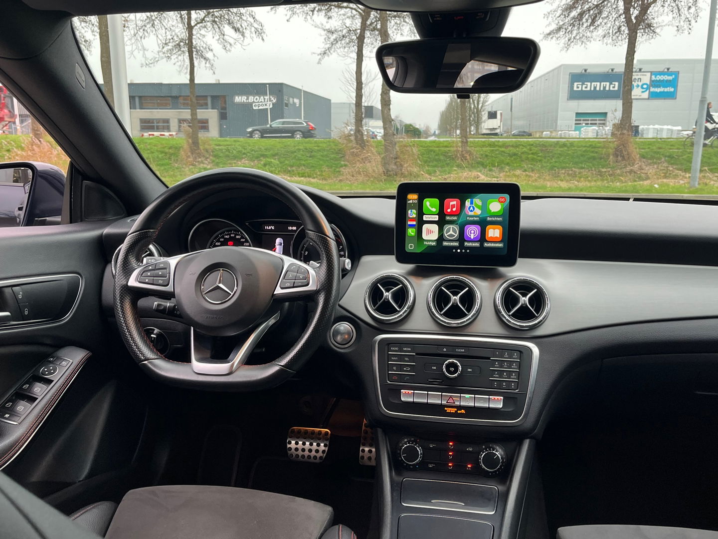 Mercedes-Benz CLA-Klasse Shooting Brake 180 AMG|NL-Auto|Camera|Carplay|Navi|Stoelverwarming|Cruise Control|122PK