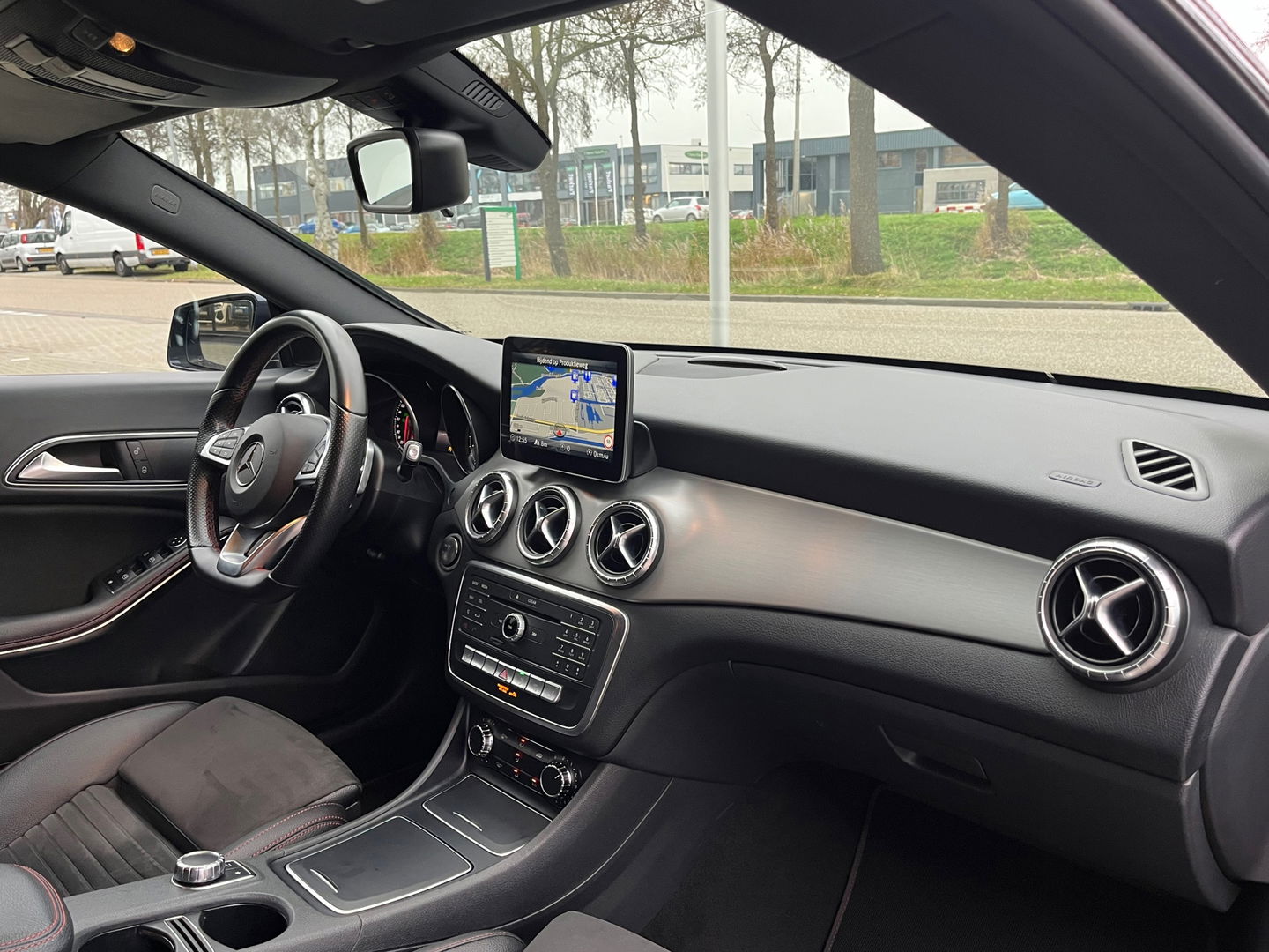 Mercedes-Benz CLA-Klasse Shooting Brake 180 AMG|NL-Auto|Camera|Carplay|Navi|Stoelverwarming|Cruise Control|122PK