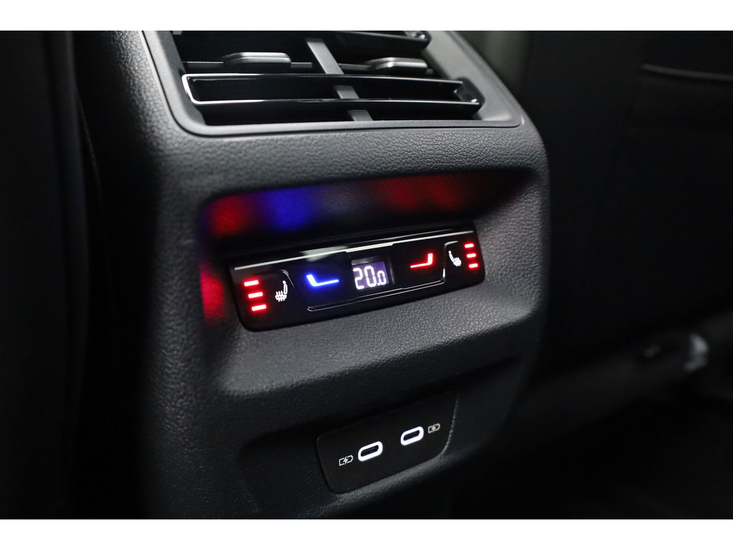 Volkswagen Tiguan 1.5 eHybrid R-Line Black Style 272pk | Pano | Leder | Elek. Stoelen | Stoelventi. | HUD | Massage | 360cam | Harman Kardon | 20''