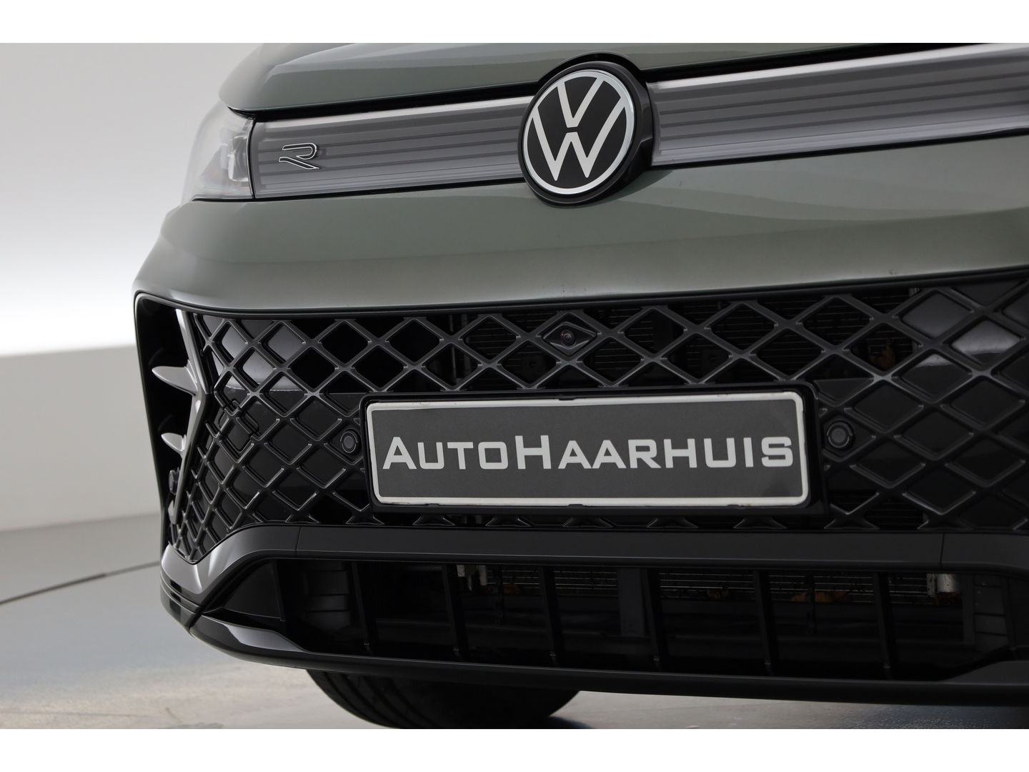 Volkswagen Tiguan 1.5 eHybrid R-Line Black Style 272pk | Pano | Leder | Elek. Stoelen | Stoelventi. | HUD | Massage | 360cam | Harman Kardon | 20''