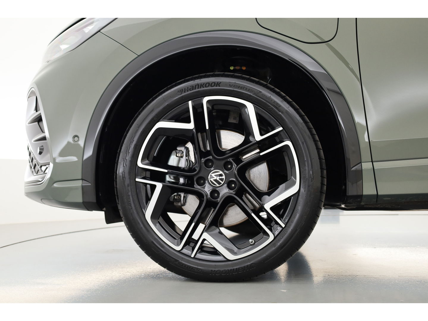 Volkswagen Tiguan 1.5 eHybrid R-Line Black Style 272pk | Pano | Leder | Elek. Stoelen | Stoelventi. | HUD | Massage | 360cam | Harman Kardon | 20''