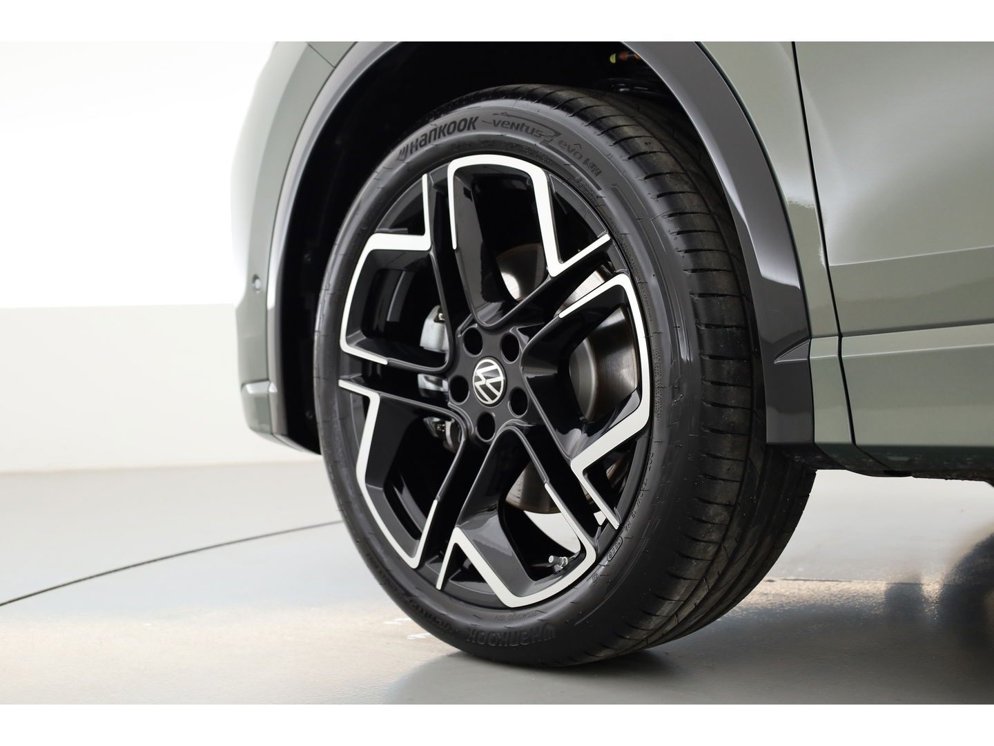 Volkswagen Tiguan 1.5 eHybrid R-Line Black Style 272pk | Pano | Leder | Elek. Stoelen | Stoelventi. | HUD | Massage | 360cam | Harman Kardon | 20''