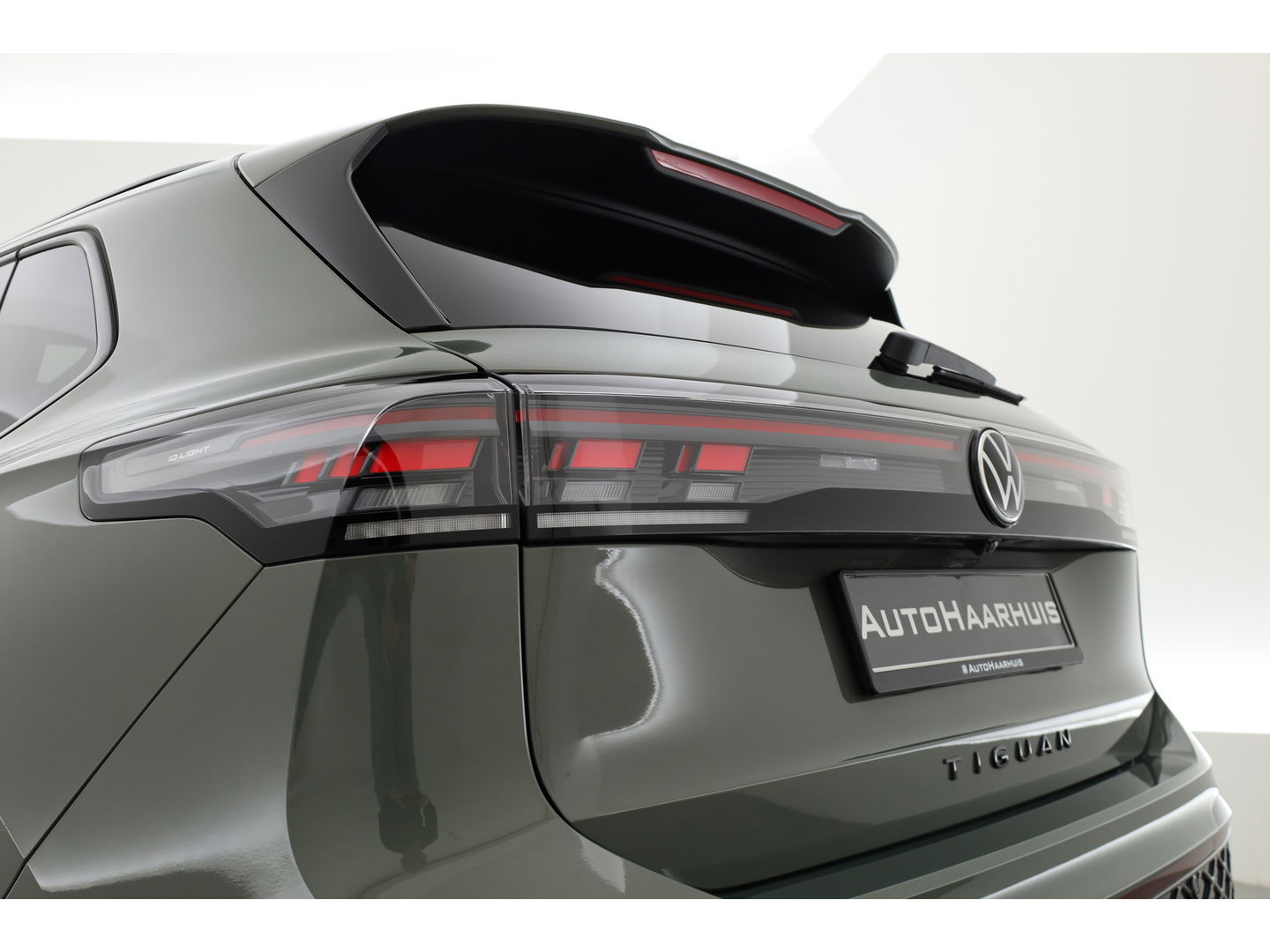 Volkswagen Tiguan 1.5 eHybrid R-Line Black Style 272pk | Pano | Leder | Elek. Stoelen | Stoelventi. | HUD | Massage | 360cam | Harman Kardon | 20''