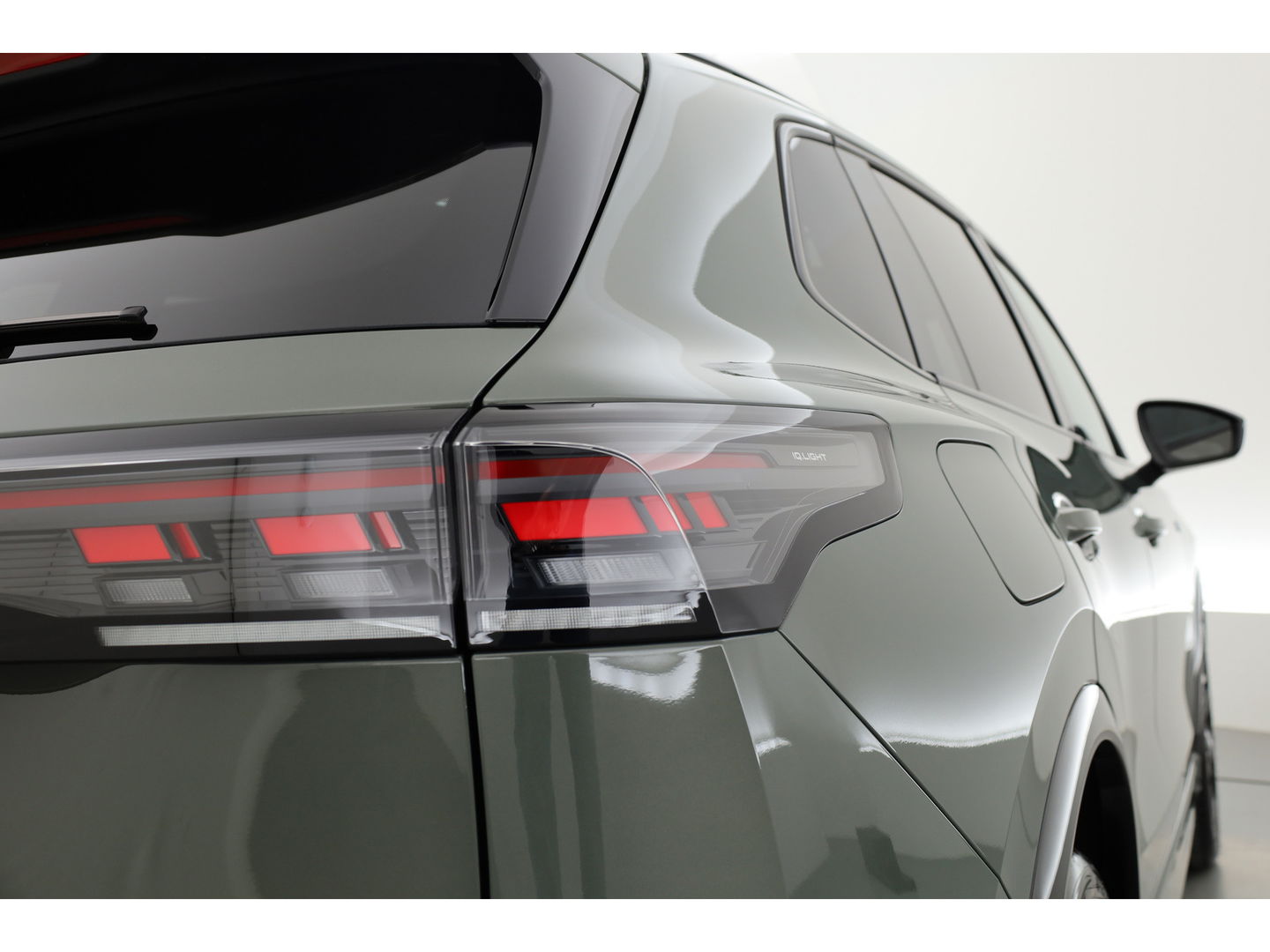 Volkswagen Tiguan 1.5 eHybrid R-Line Black Style 272pk | Pano | Leder | Elek. Stoelen | Stoelventi. | HUD | Massage | 360cam | Harman Kardon | 20''