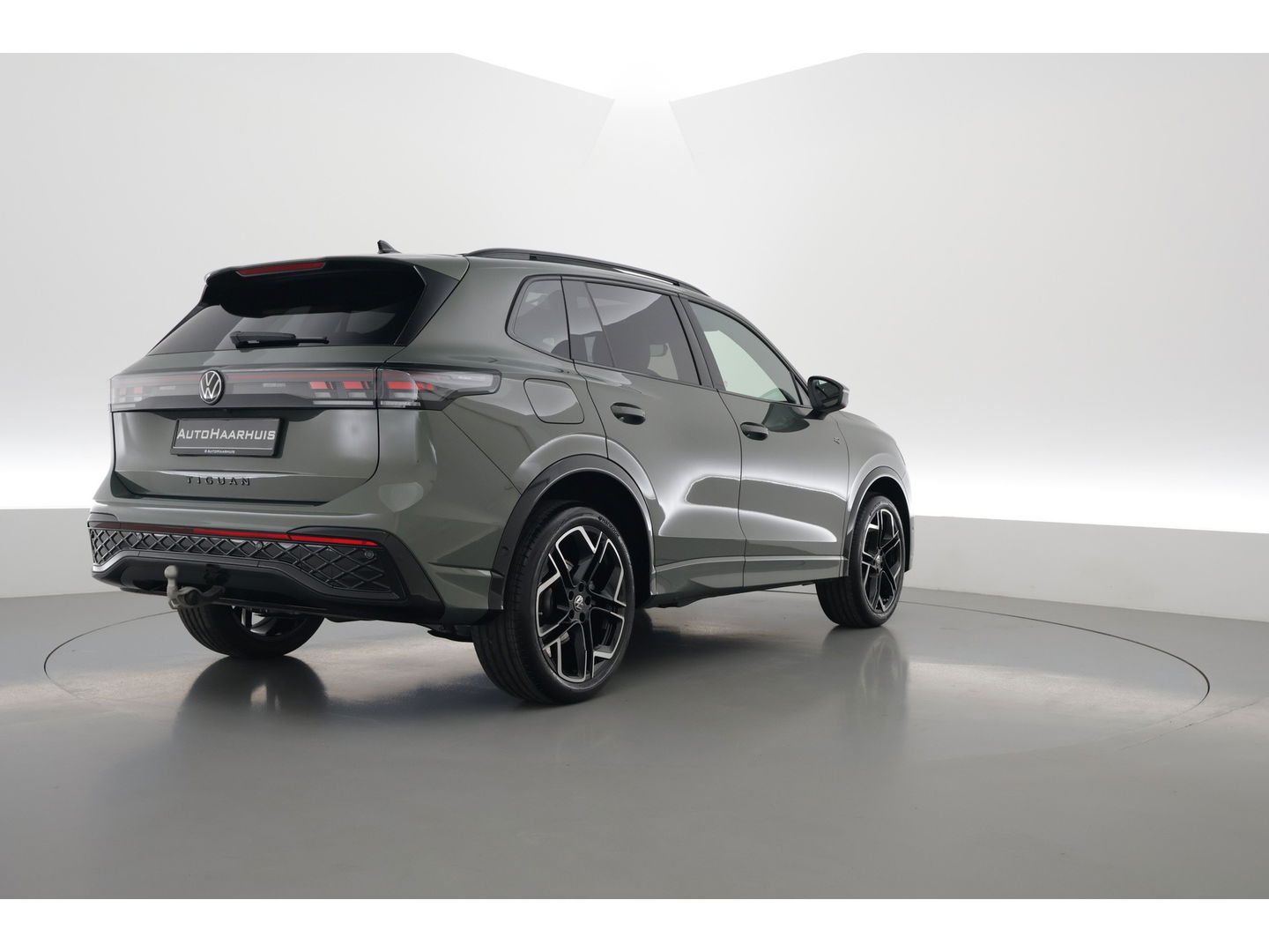 Volkswagen Tiguan 1.5 eHybrid R-Line Black Style 272pk | Pano | Leder | Elek. Stoelen | Stoelventi. | HUD | Massage | 360cam | Harman Kardon | 20''