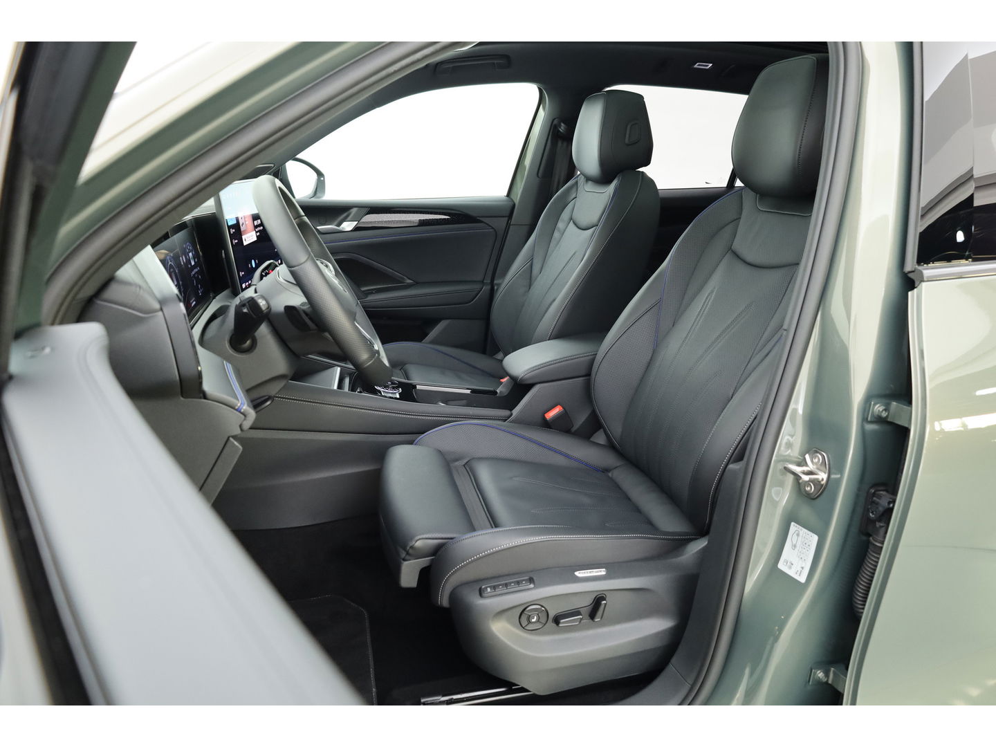 Volkswagen Tiguan 1.5 eHybrid R-Line 272pk | Pano | Leder | Elek. Stoelen | Stoelventi. | HUD | Massage | 360cam | Harman Kardon | 20''