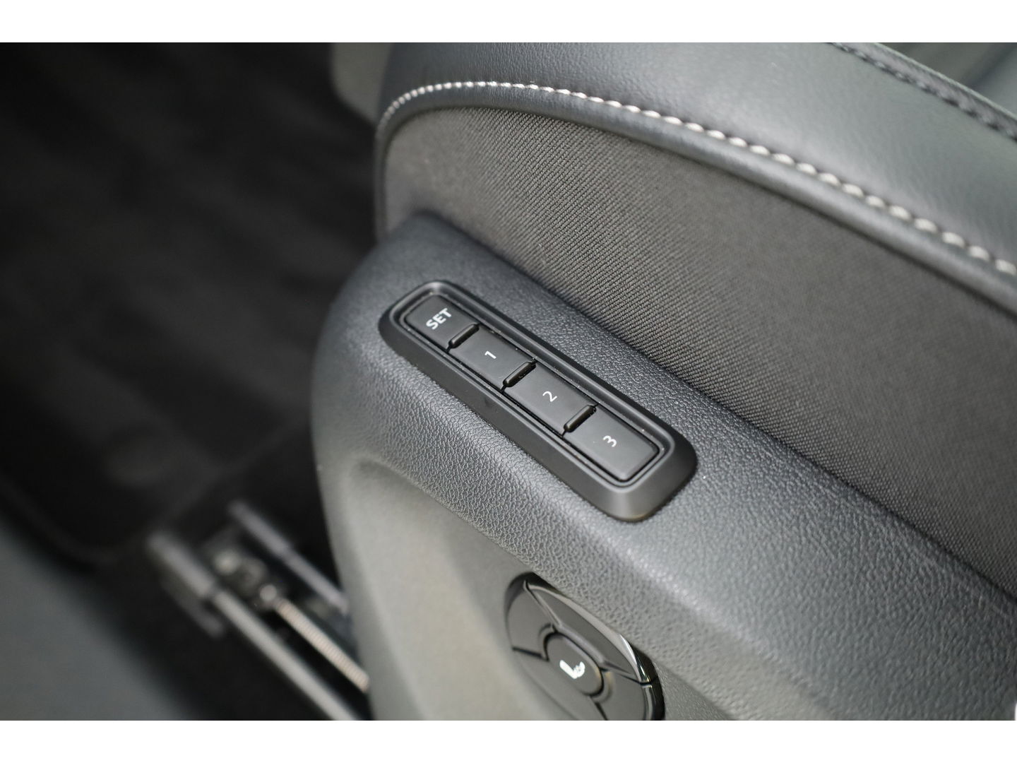 Volkswagen Tiguan 1.5 eHybrid R-Line 272pk | Pano | Leder | Elek. Stoelen | Stoelventi. | HUD | Massage | 360cam | Harman Kardon | 20''