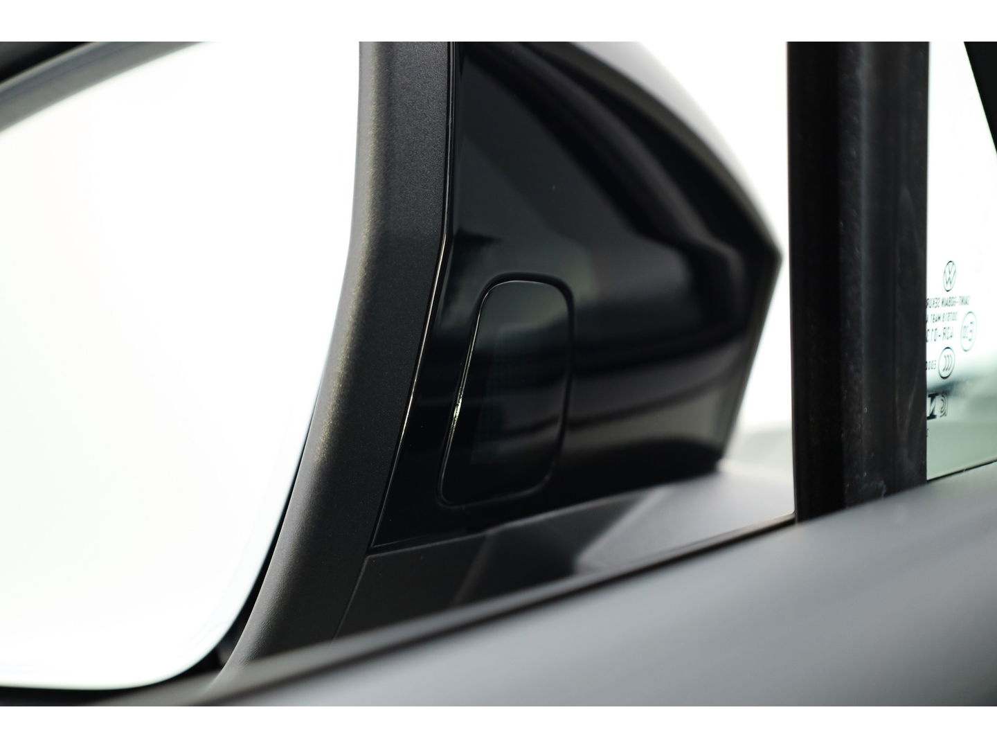 Volkswagen Tiguan 1.5 eHybrid R-Line Black Style 272pk | Pano | Leder | Elek. Stoelen | Stoelventi. | HUD | Massage | 360cam | Harman Kardon | 20''