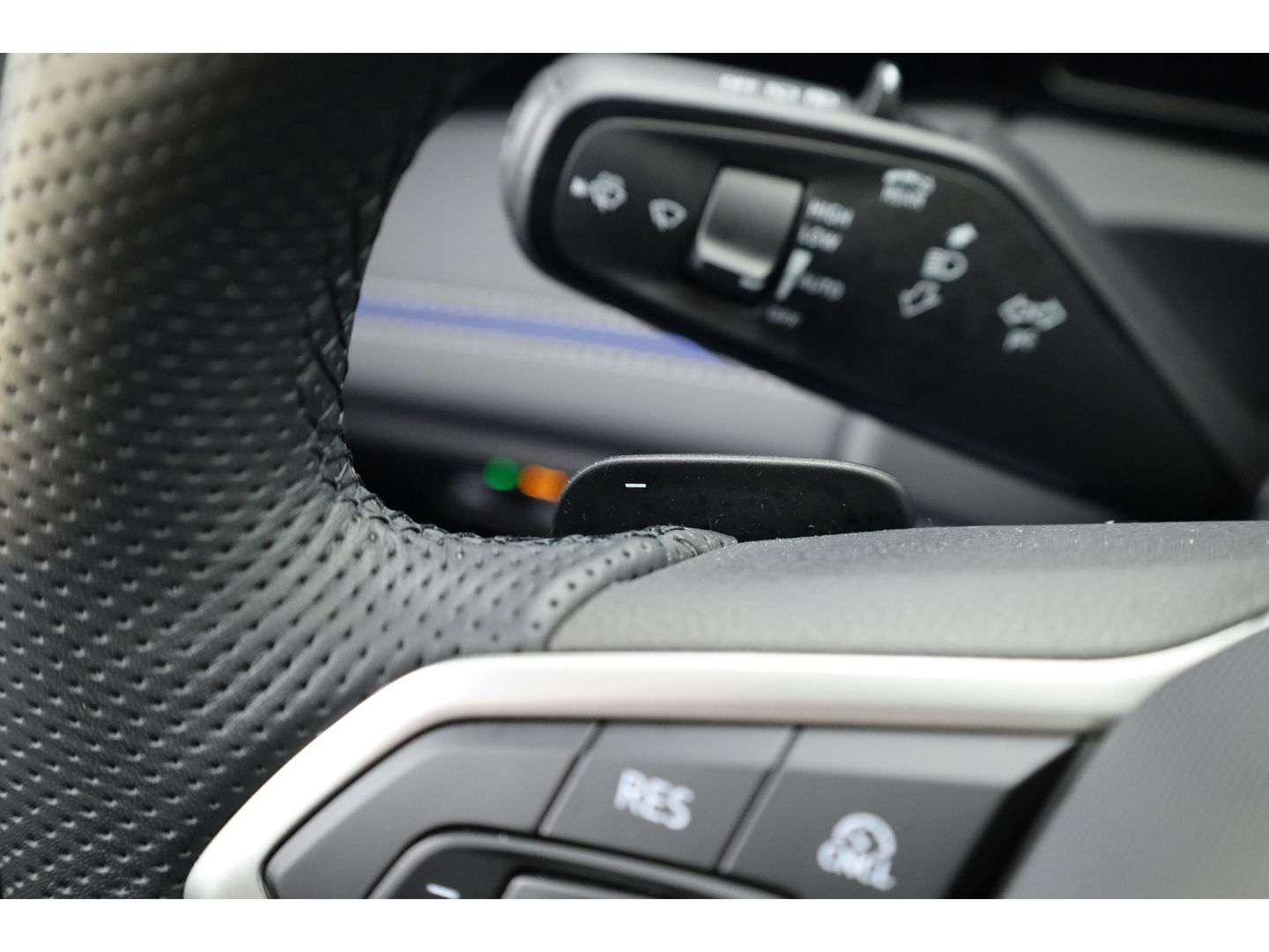 Volkswagen Tiguan 1.5 eHybrid R-Line Black Style 272pk | Pano | Leder | Elek. Stoelen | Stoelventi. | HUD | Massage | 360cam | Harman Kardon | 20''