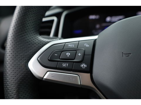 Volkswagen T-Roc 1.5 TSI R-Line DSG | IQ. Light | Afn. Trekhaak | Adapt. Cruise | Camera | Massage | Stoelverw. | CarPlay