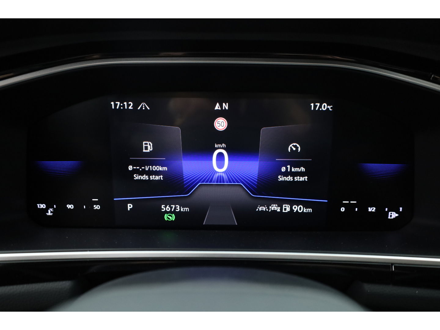 Volkswagen T-Roc 1.5 TSI R-Line DSG | IQ. Light | Afn. Trekhaak | Adapt. Cruise | Camera | Massage | Stoelverw. | CarPlay