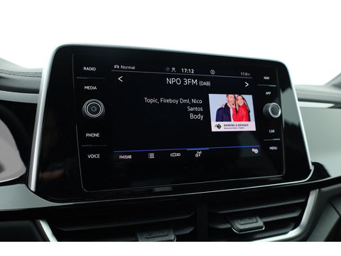 Volkswagen T-Roc 1.5 TSI R-Line DSG | IQ. Light | Afn. Trekhaak | Adapt. Cruise | Camera | Massage | Stoelverw. | CarPlay