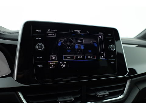 Volkswagen T-Roc 1.5 TSI R-Line DSG | IQ. Light | Afn. Trekhaak | Adapt. Cruise | Camera | Massage | Stoelverw. | CarPlay