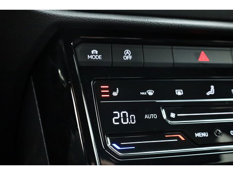 Volkswagen T-Roc 1.5 TSI R-Line DSG | IQ. Light | Afn. Trekhaak | Adapt. Cruise | Camera | Massage | Stoelverw. | CarPlay