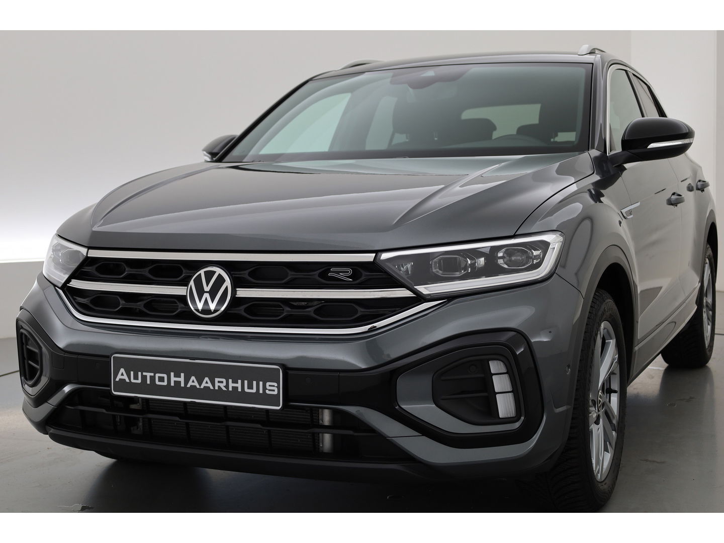 Volkswagen T-Roc 1.5 TSI R-Line DSG | IQ. Light | Afn. Trekhaak | Adapt. Cruise | Camera | Massage | Stoelverw. | CarPlay