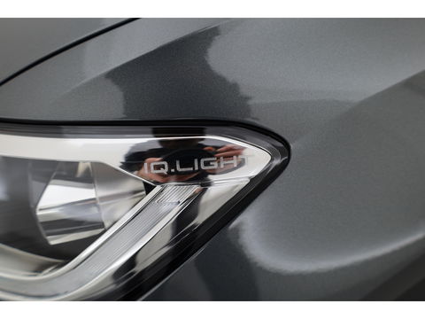 Volkswagen T-Roc 1.5 TSI R-Line DSG | IQ. Light | Afn. Trekhaak | Adapt. Cruise | Camera | Massage | Stoelverw. | CarPlay