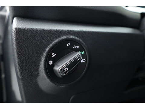 Volkswagen T-Roc 1.5 TSI R-Line DSG | IQ. Light | Afn. Trekhaak | Adapt. Cruise | Camera | Massage | Stoelverw. | CarPlay