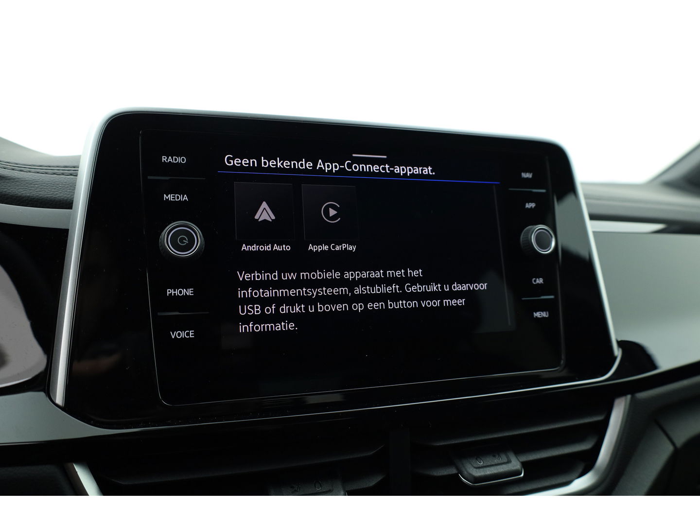 Volkswagen T-Roc 1.5 TSI R-Line DSG | IQ. Light | Afn. Trekhaak | Adapt. Cruise | Camera | Massage | Stoelverw. | CarPlay