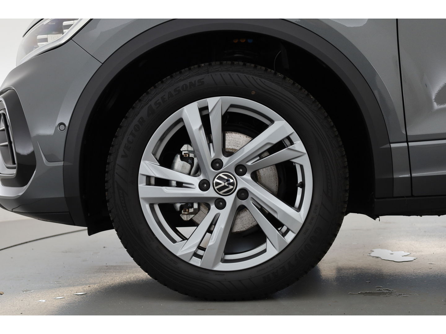 Volkswagen T-Roc 1.5 TSI R-Line DSG | IQ. Light | Afn. Trekhaak | Adapt. Cruise | Camera | Massage | Stoelverw. | CarPlay