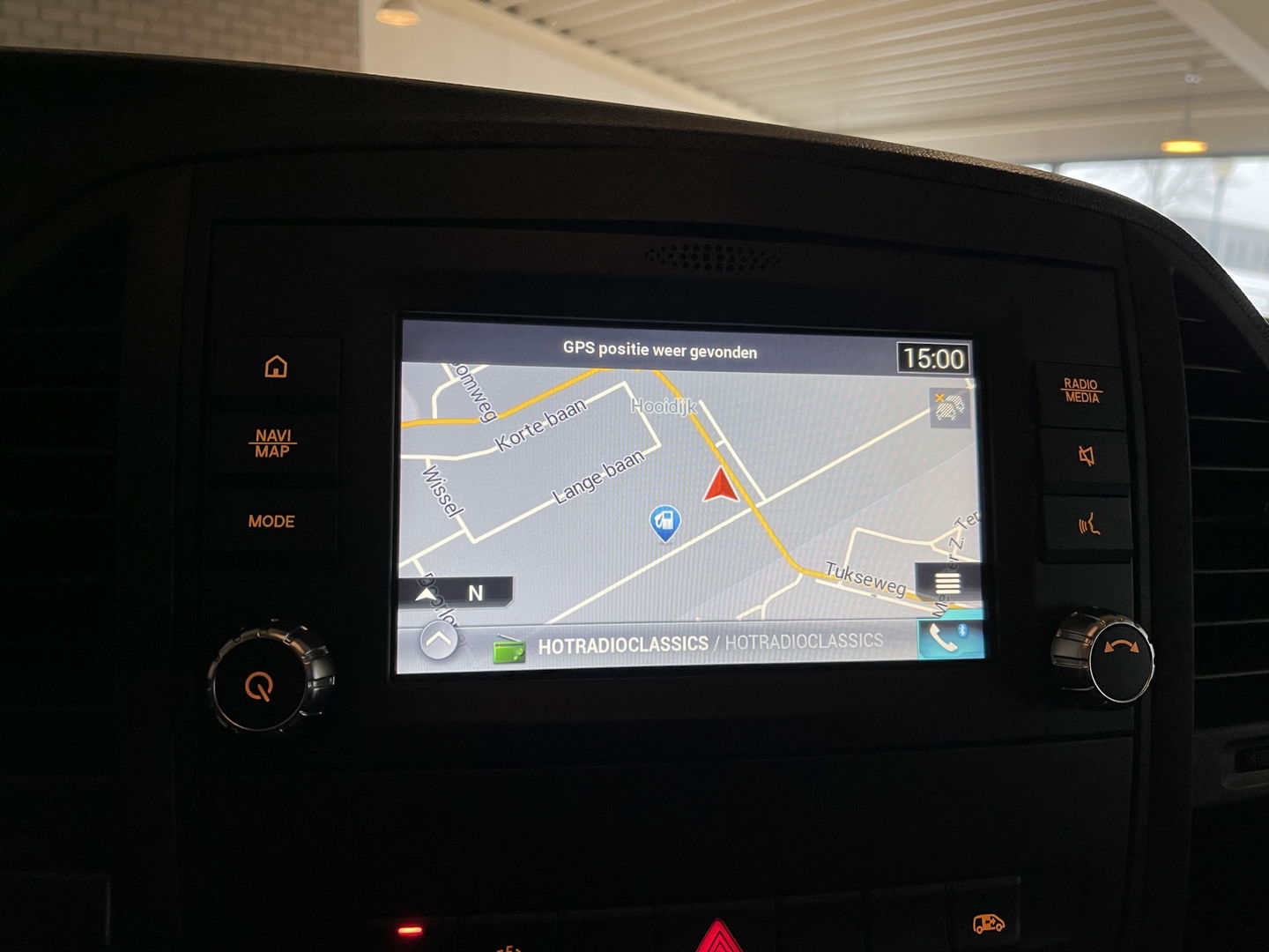 Mercedes-Benz eVito Tourer PRO L2 / 100% electrisch / zero emissie / 7 persoons / vaste prijs rijklaar € 27.950 ex btw / € 33.819,50 incl btw / lease vanaf € 456 / leer / electrische deuren L+R / zwart metallic