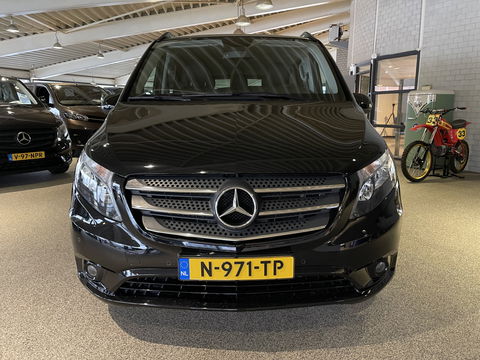 Mercedes-Benz eVito Tourer PRO L2 / 100% electrisch / zero emissie / 7 persoons / vaste prijs rijklaar € 27.950 ex btw / € 33.819,50 incl btw / lease vanaf € 456 / leer / electrische deuren L+R / zwart metallic