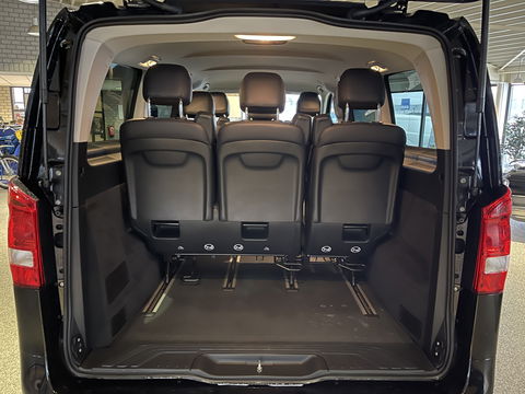 Mercedes-Benz eVito Tourer PRO L2 / 100% electrisch / zero emissie / 7 persoons / vaste prijs rijklaar € 27.950 ex btw / € 33.819,50 incl btw / lease vanaf € 456 / leer / electrische deuren L+R / zwart metallic