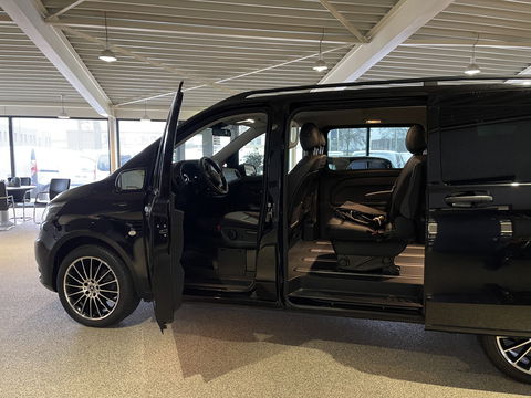 Mercedes-Benz eVito Tourer PRO L2 / 100% electrisch / zero emissie / 7 persoons / vaste prijs rijklaar € 27.950 ex btw / € 33.819,50 incl btw / lease vanaf € 456 / leer / electrische deuren L+R / zwart metallic