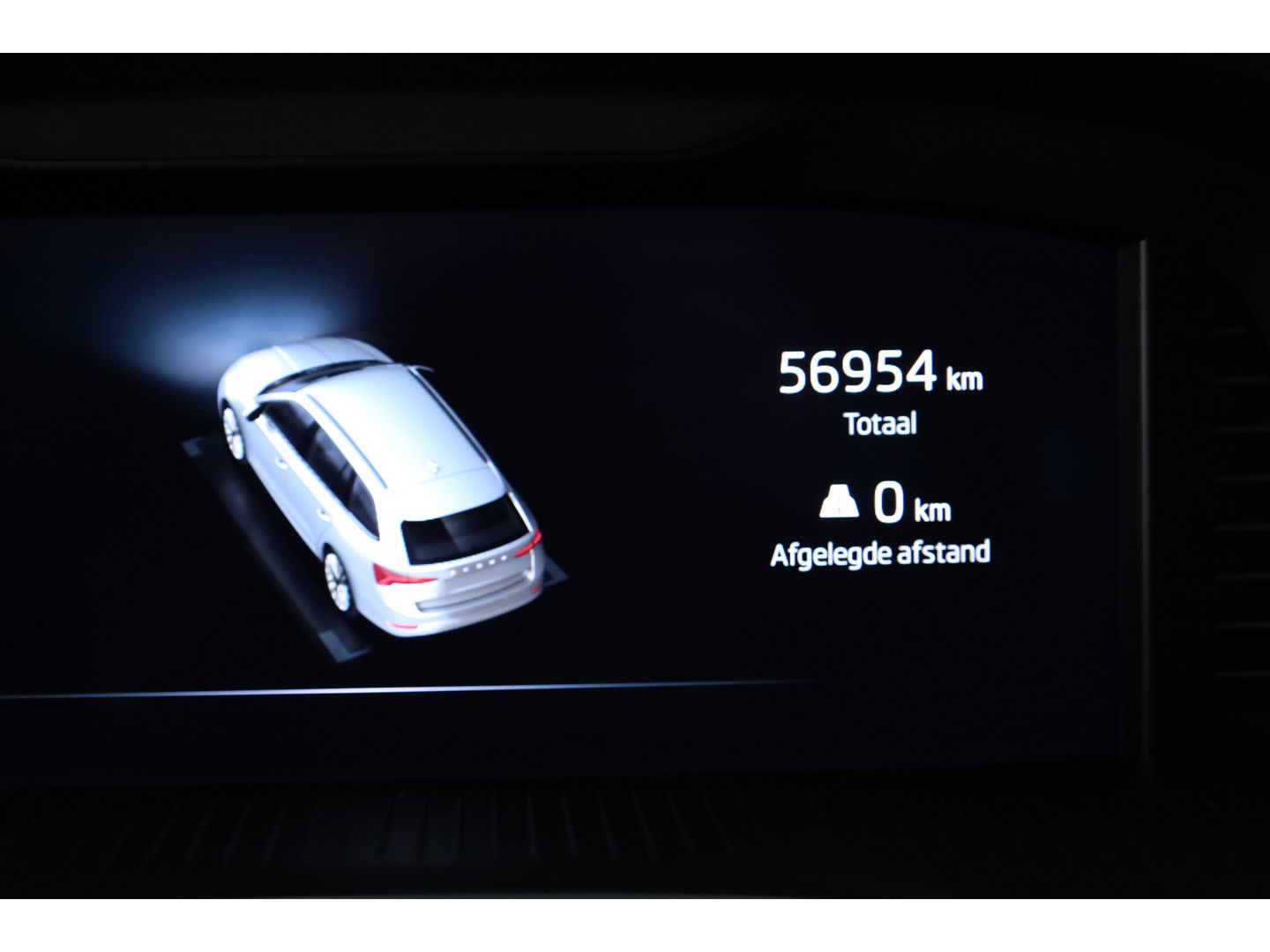 Škoda Octavia Combi 2.0 TDI | Elek. Trekhaak | Navi by App | Camera | LED | 18'' | Adapt. Cruise |