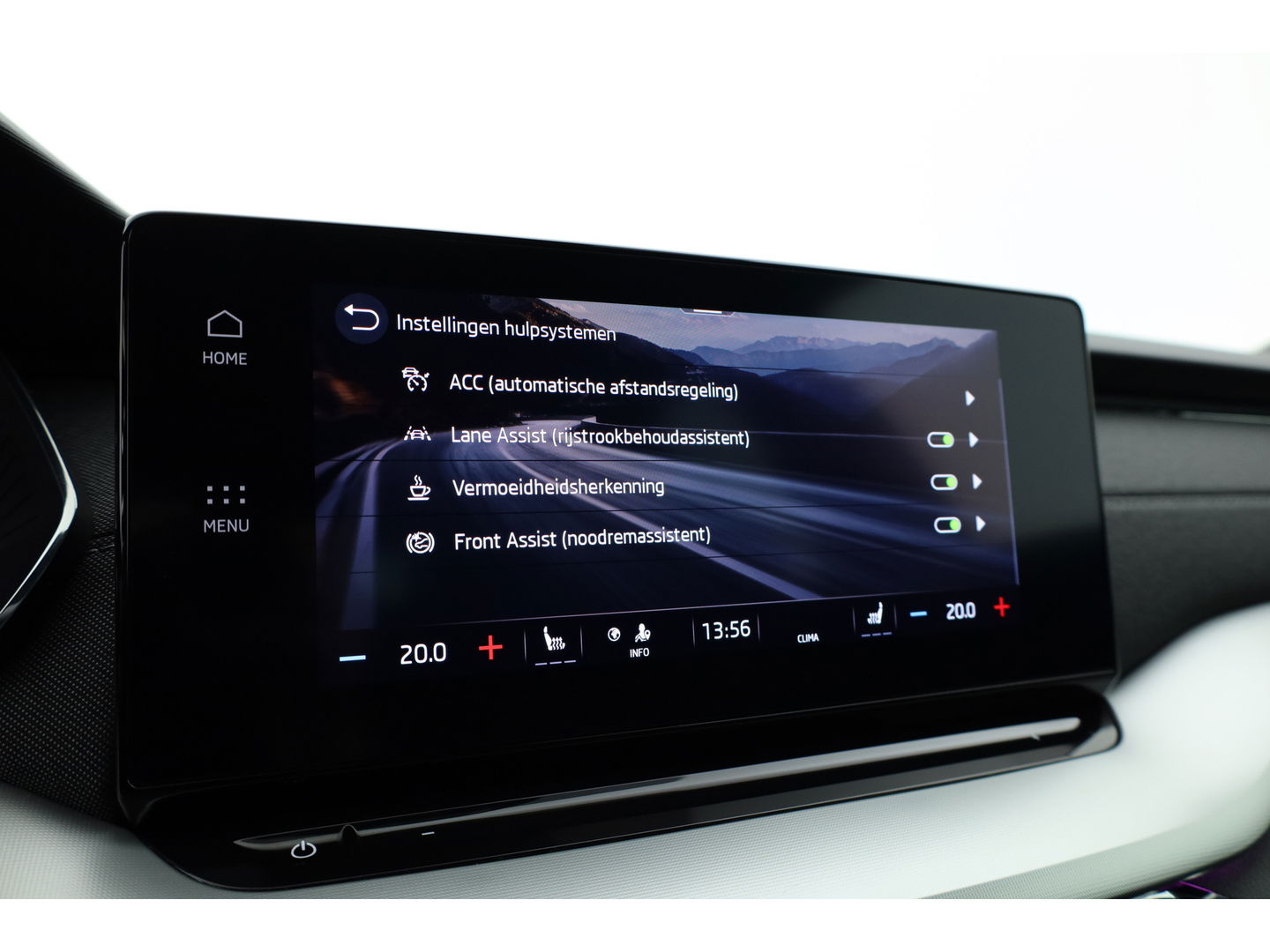 Škoda Octavia Combi 2.0 TDI | Elek. Trekhaak | Navi by App | Camera | LED | 18'' | Adapt. Cruise |