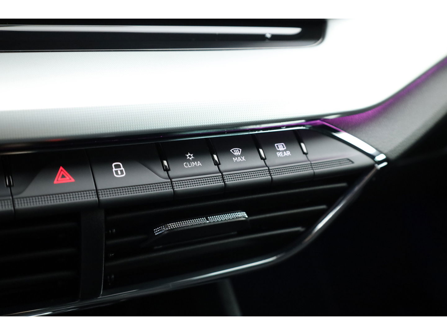 Škoda Octavia Combi 2.0 TDI | Elek. Trekhaak | Navi by App | Camera | LED | 18'' | Adapt. Cruise |