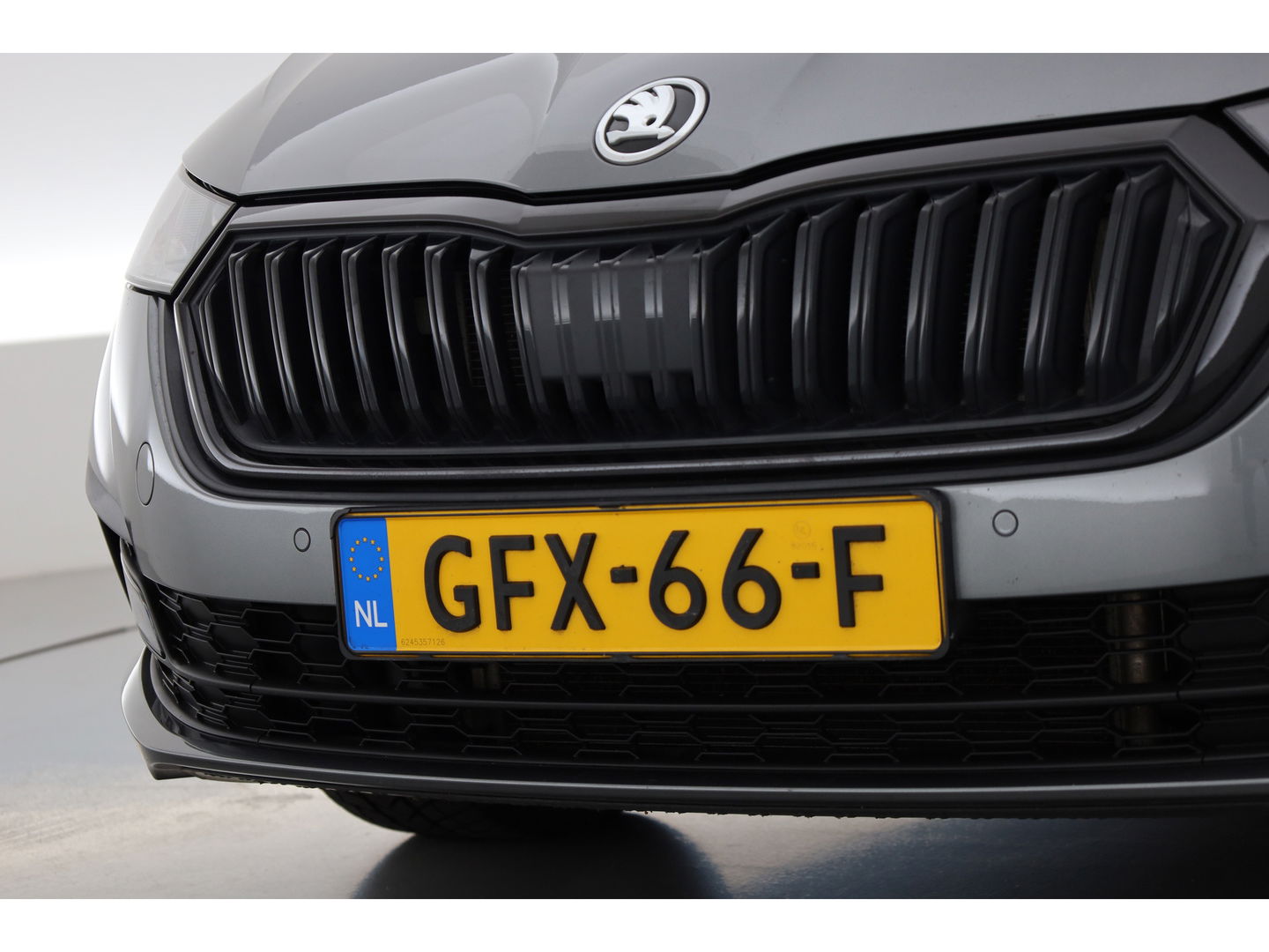 Škoda Octavia Combi 2.0 TDI | Elek. Trekhaak | Navi by App | Camera | LED | 18'' | Adapt. Cruise |